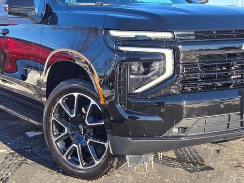 2025 Chevrolet Suburban RST