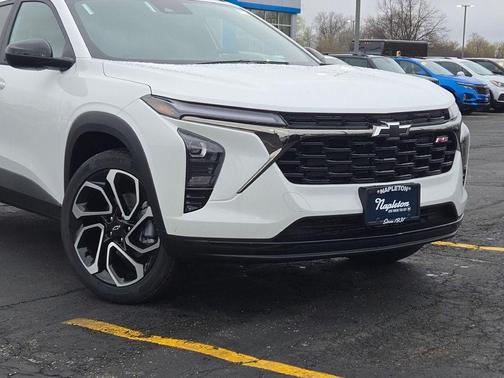 Summit White 2026 Chevrolet Trax 2RS