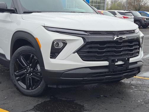Summit White 2026 Chevrolet Trailblazer LT