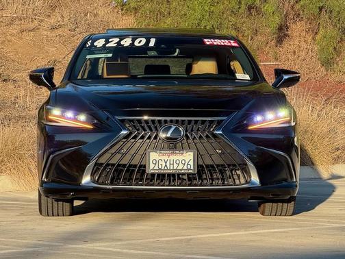 2023 Lexus ES 300h Luxury