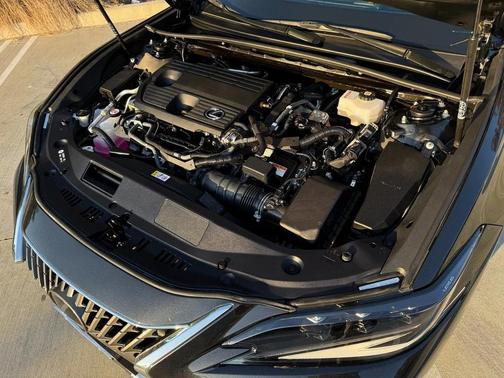 2023 Lexus ES 300h Luxury