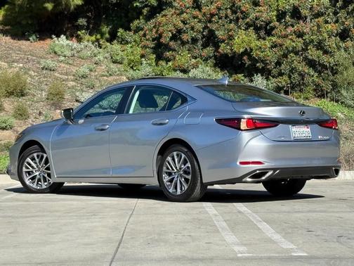 2025 Lexus ES 350 Base