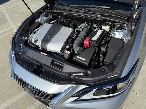 2025 Lexus ES 350 Base