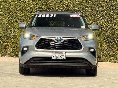 2022 Toyota Highlander Hybrid XLE