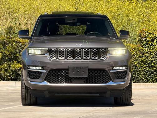 2023 Jeep Grand Cherokee Summit