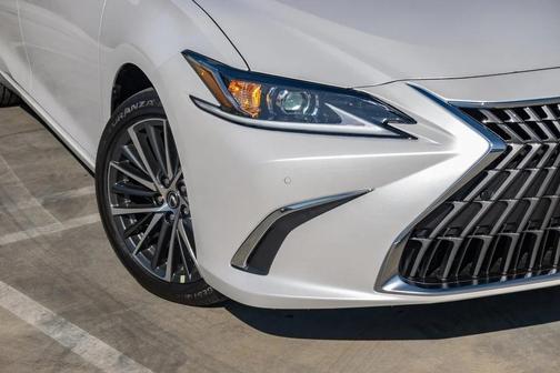 2025 Lexus ES 350 Base