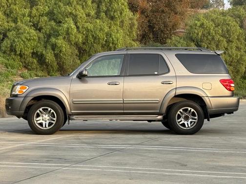 2004 Toyota Sequoia Limited
