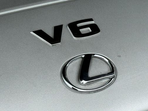 Silver 2017 Lexus ES 350 Base