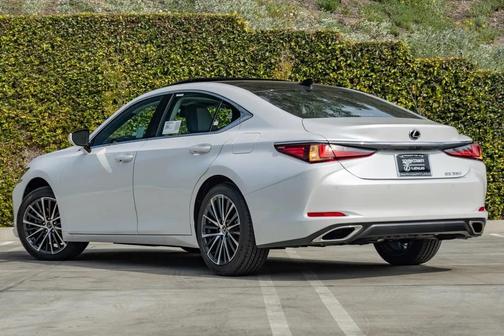 2025 Lexus ES 350 Base