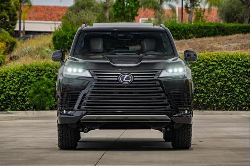 2025 Lexus LX 700h Overtrail
