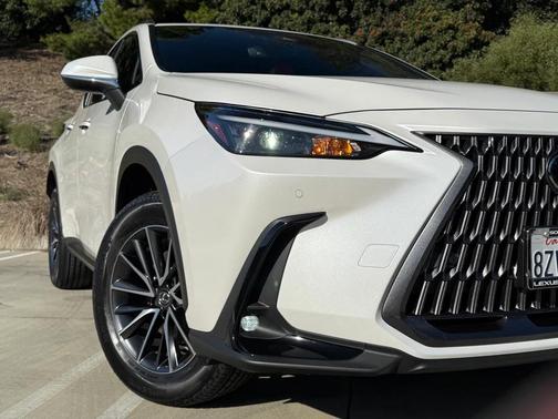 2022 Lexus NX 350h Premium
