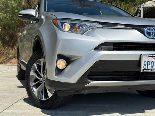 2016 Toyota RAV4 Hybrid XLE