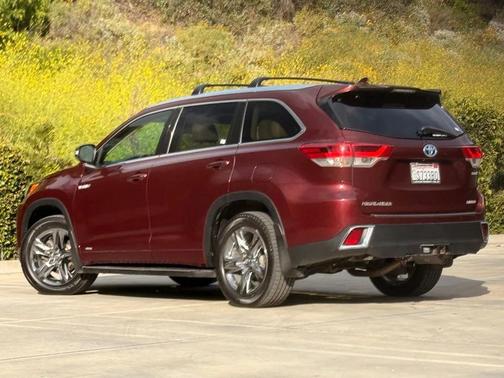 2019 Toyota Highlander Hybrid Platinum