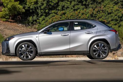 2025 Lexus UX 300h F SPORT Design