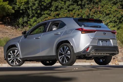 2025 Lexus UX 300h F SPORT Design