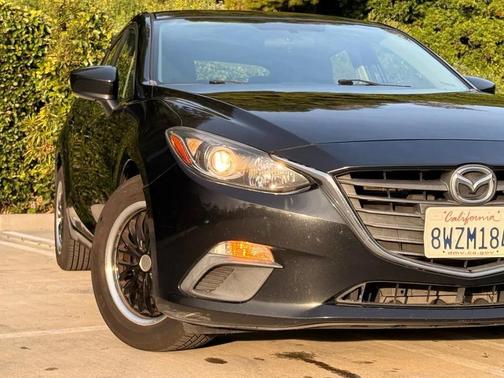 2015 Mazda Mazda3 i Sport