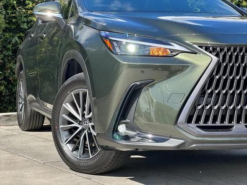 2025 Lexus NX 350h Premium