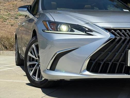 2025 Lexus ES 350 Base