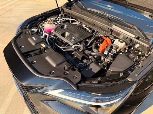 2024 Lexus NX 450h+ F SPORT Handling