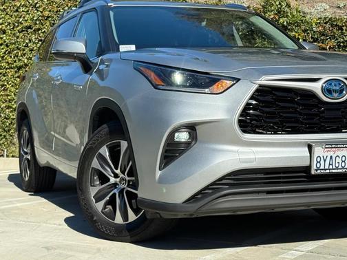 2021 Toyota Highlander Hybrid XLE