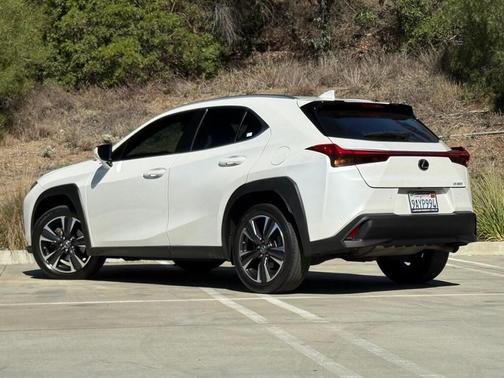 2022 Lexus UX 200 Base