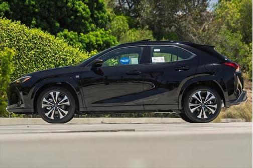 2025 Lexus UX 300h F SPORT Design