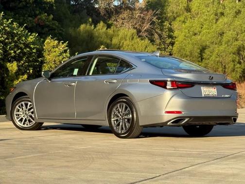 2025 Lexus ES 350 Base