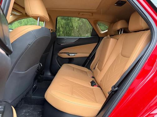 2025 Lexus NX 450h+ Luxury