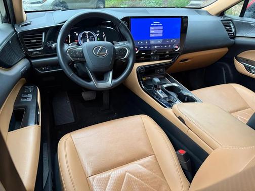 2025 Lexus NX 450h+ Luxury