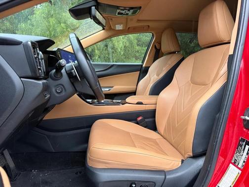 2025 Lexus NX 450h+ Luxury