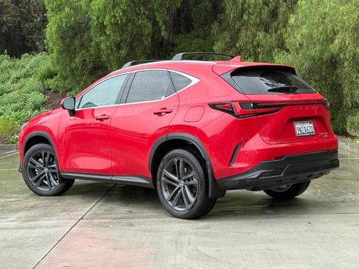 2025 Lexus NX 450h+ Luxury