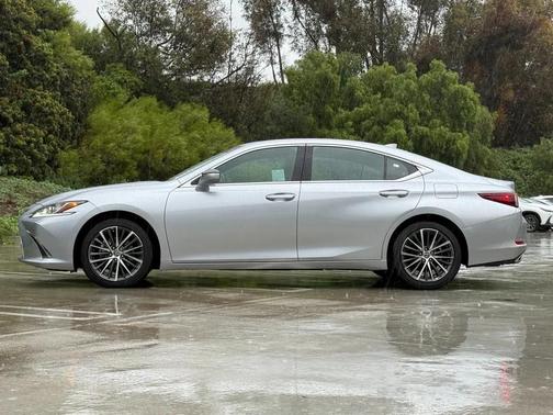 2023 Lexus ES 350 Base
