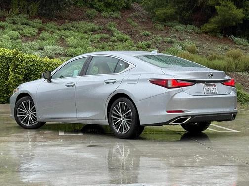 2023 Lexus ES 350 Base