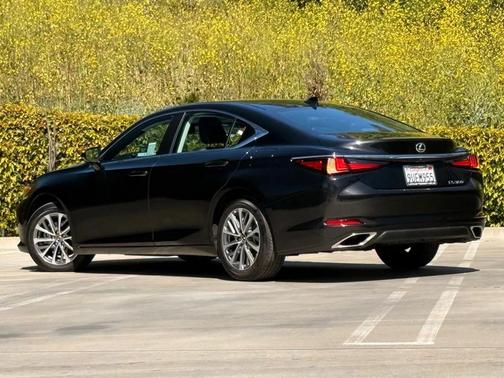 2025 Lexus ES 350 Base