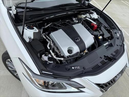 2025 Lexus ES 350 Base