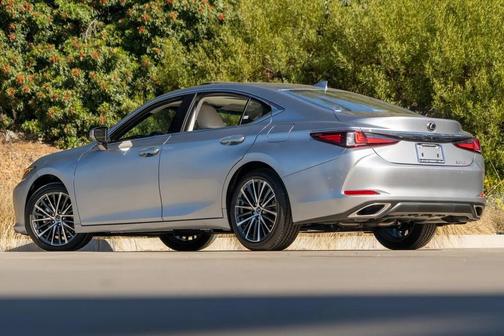 2025 Lexus ES 350 Base