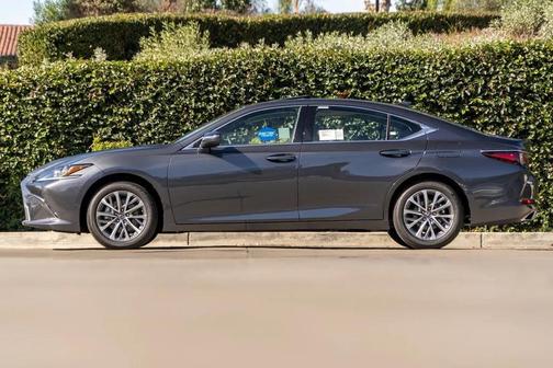 2025 Lexus ES 350 Base