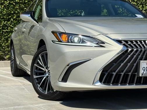2025 Lexus ES 350 Base
