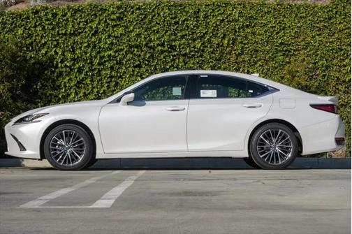 2025 Lexus ES 300h Base