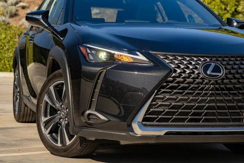 2025 Lexus UX 300h Base