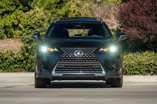 2025 Lexus UX 300h Base