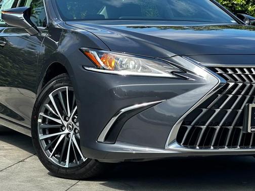 2025 Lexus ES 350 Base