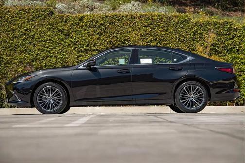 2025 Lexus ES 350 Base