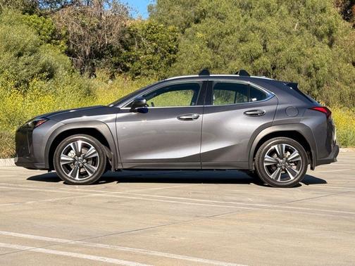 Cloudburst Gray 2024 Lexus UX 250h Base