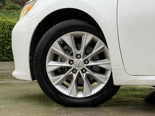 2015 Lexus ES 300h Base