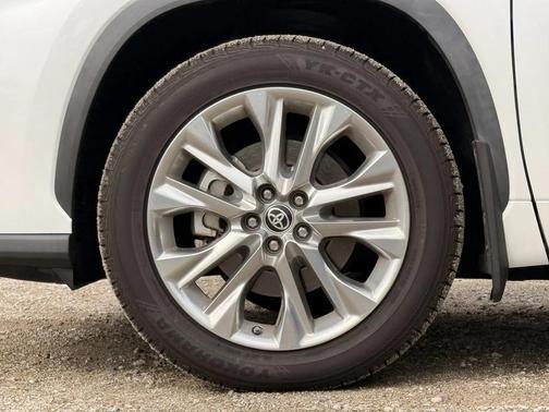 2022 Toyota Highlander Hybrid Limited