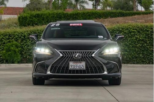 2025 Lexus ES 300h Luxury
