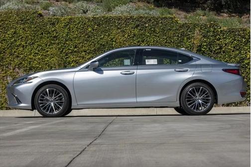2025 Lexus ES 300h Base
