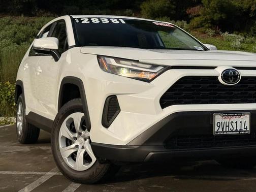 2025 Toyota RAV4 LE