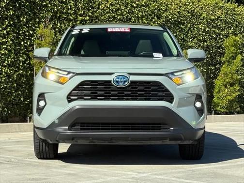 2022 Toyota RAV4 Hybrid XLE Premium